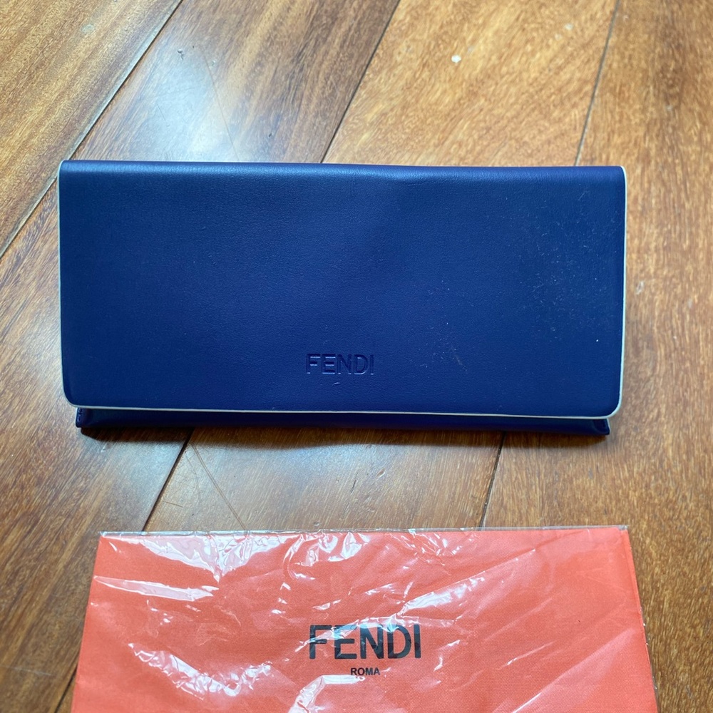 Fendi Sunglasses CASE ONLY